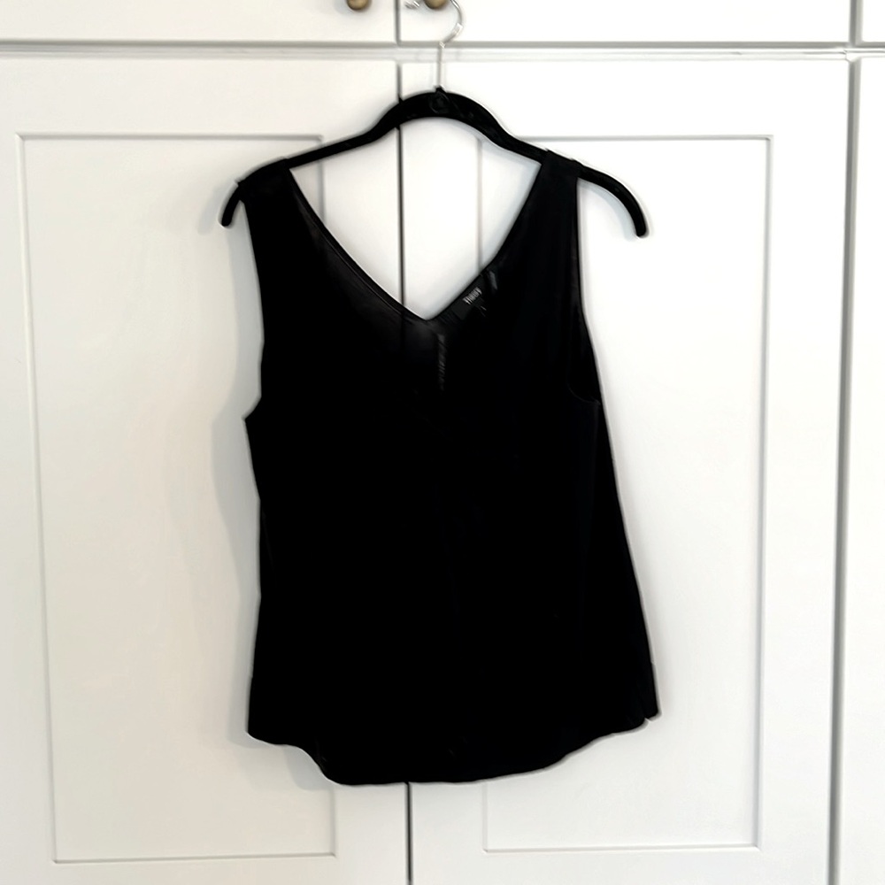 New Theory top Black Sleeves double V - knit knot twist front detail sz L
